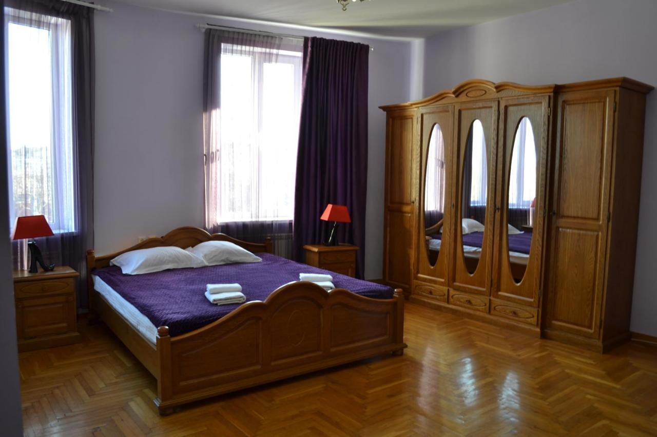 Art Hotel Chernivtsi Exterior photo